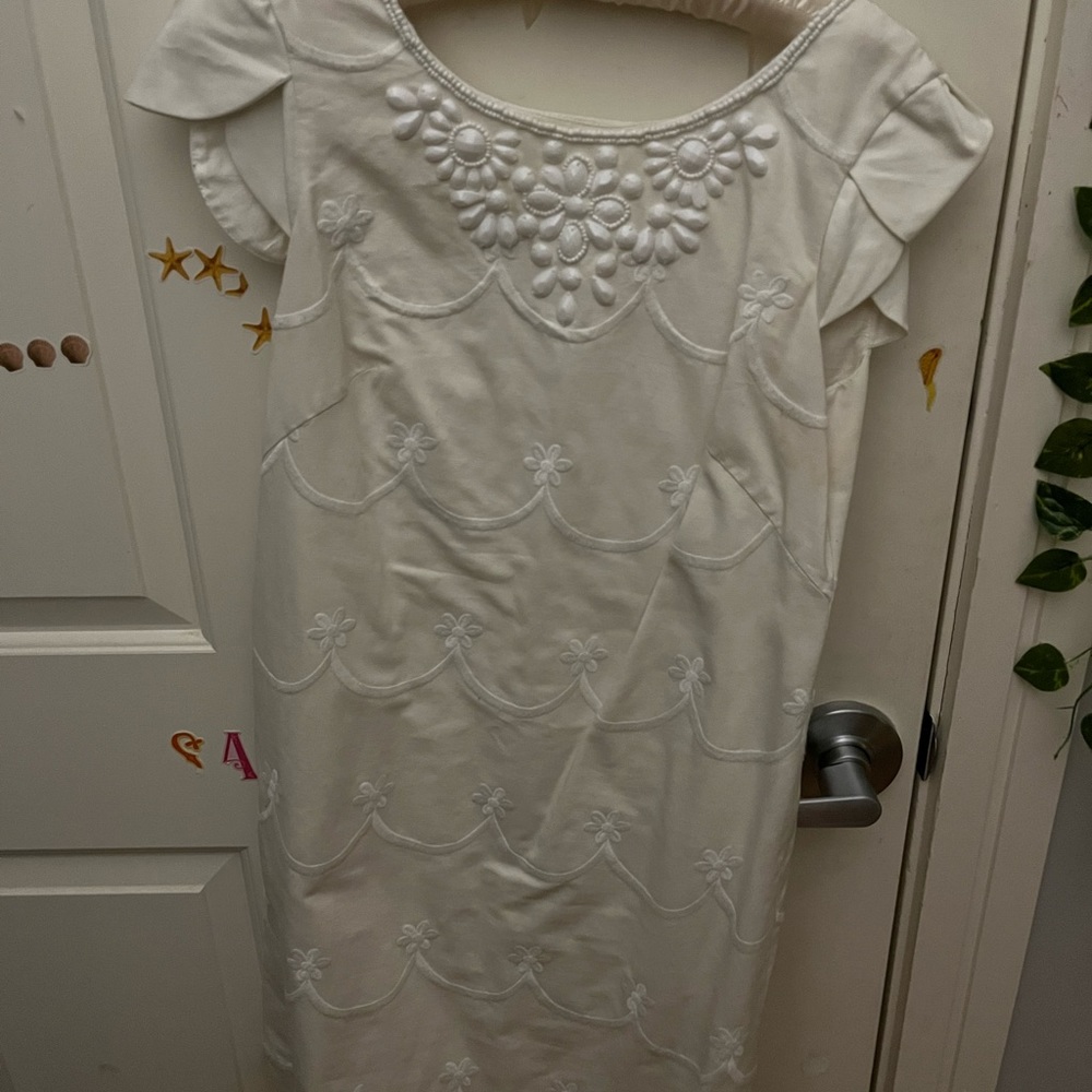 Size 4 lily Pulitzer dress!! Only worn once very comfy!